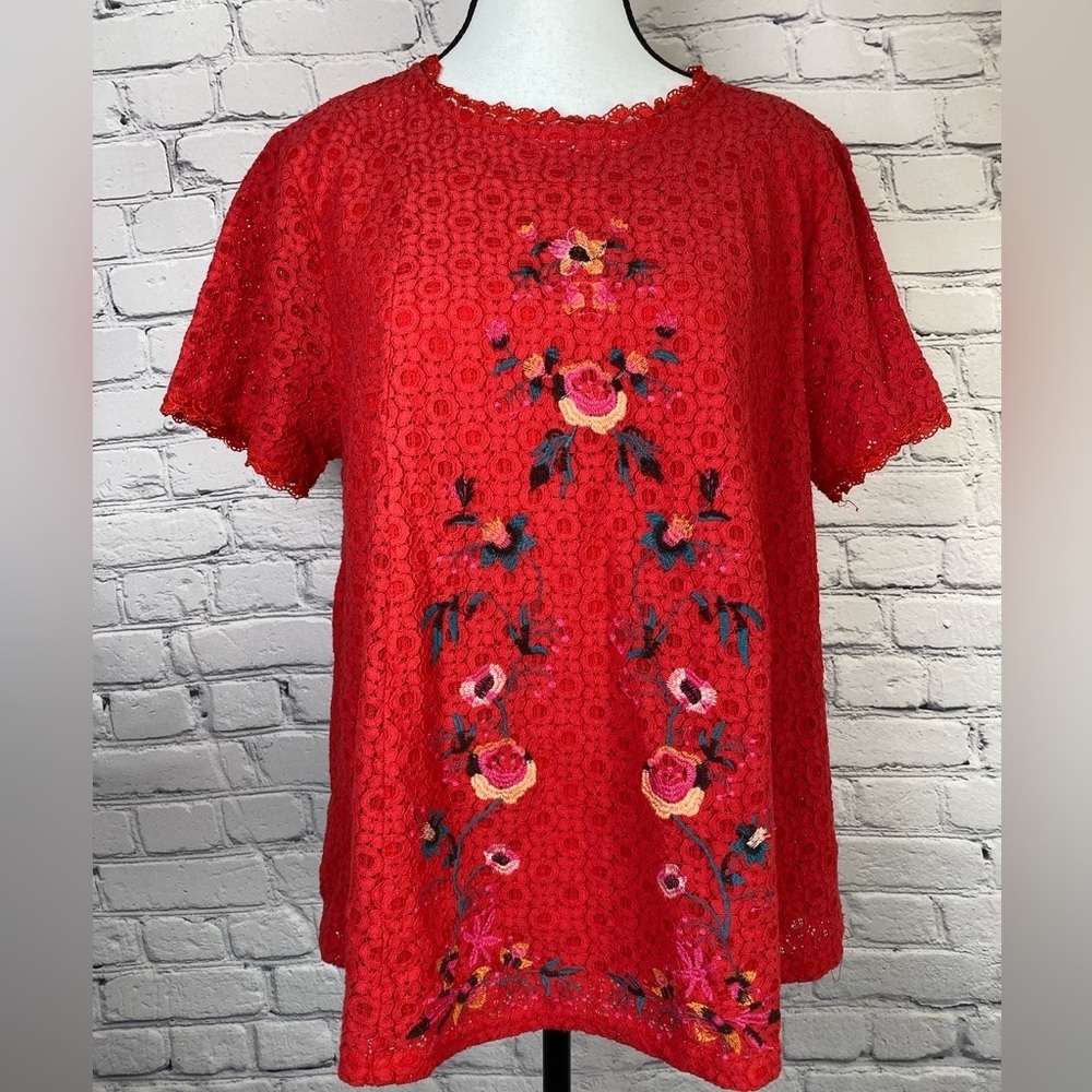 Altar’d State Pink Fuchsia Floral Embroidered Top Boho Short Sleeved size Small